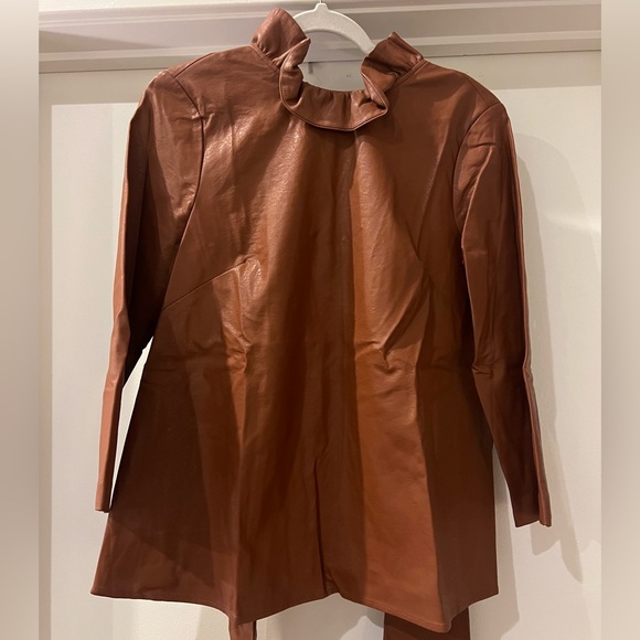 Tuckernuck Cognac Faux Leather Faye Bow Blouse Size Medium - Picture 2 of 5